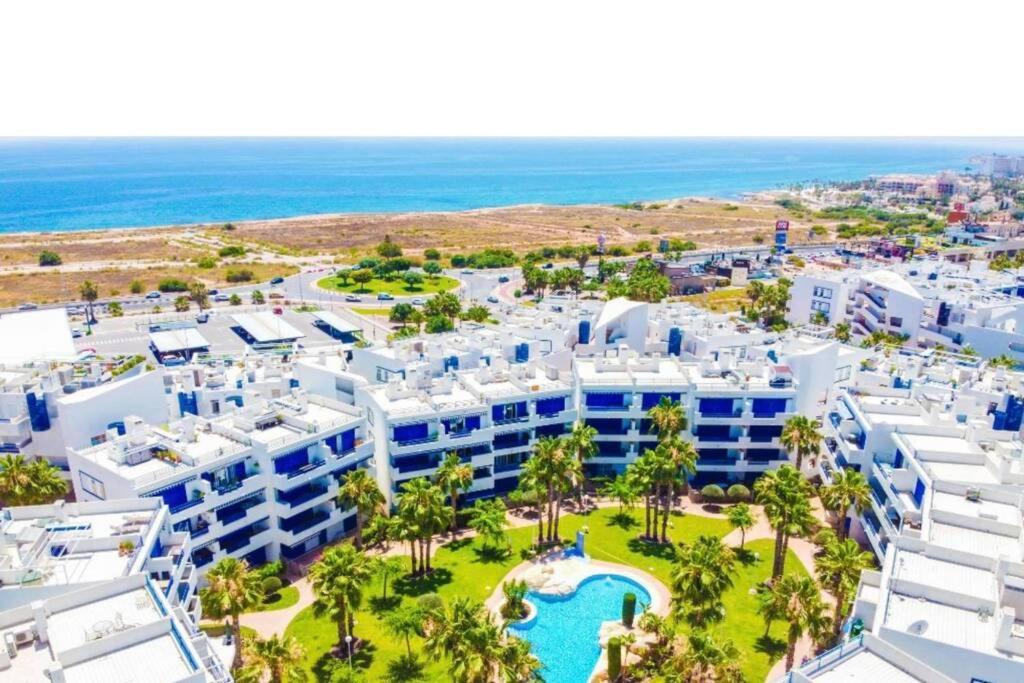 Coral House - La Calma - Playa Flamenca - Big Terrace & 4 Swimming Pools. Appartement Buitenkant foto